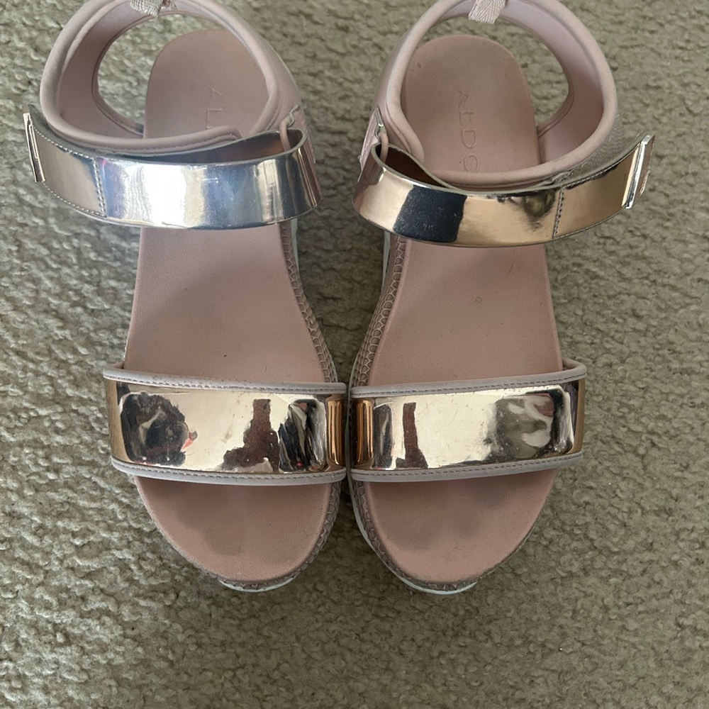 Platform sandals